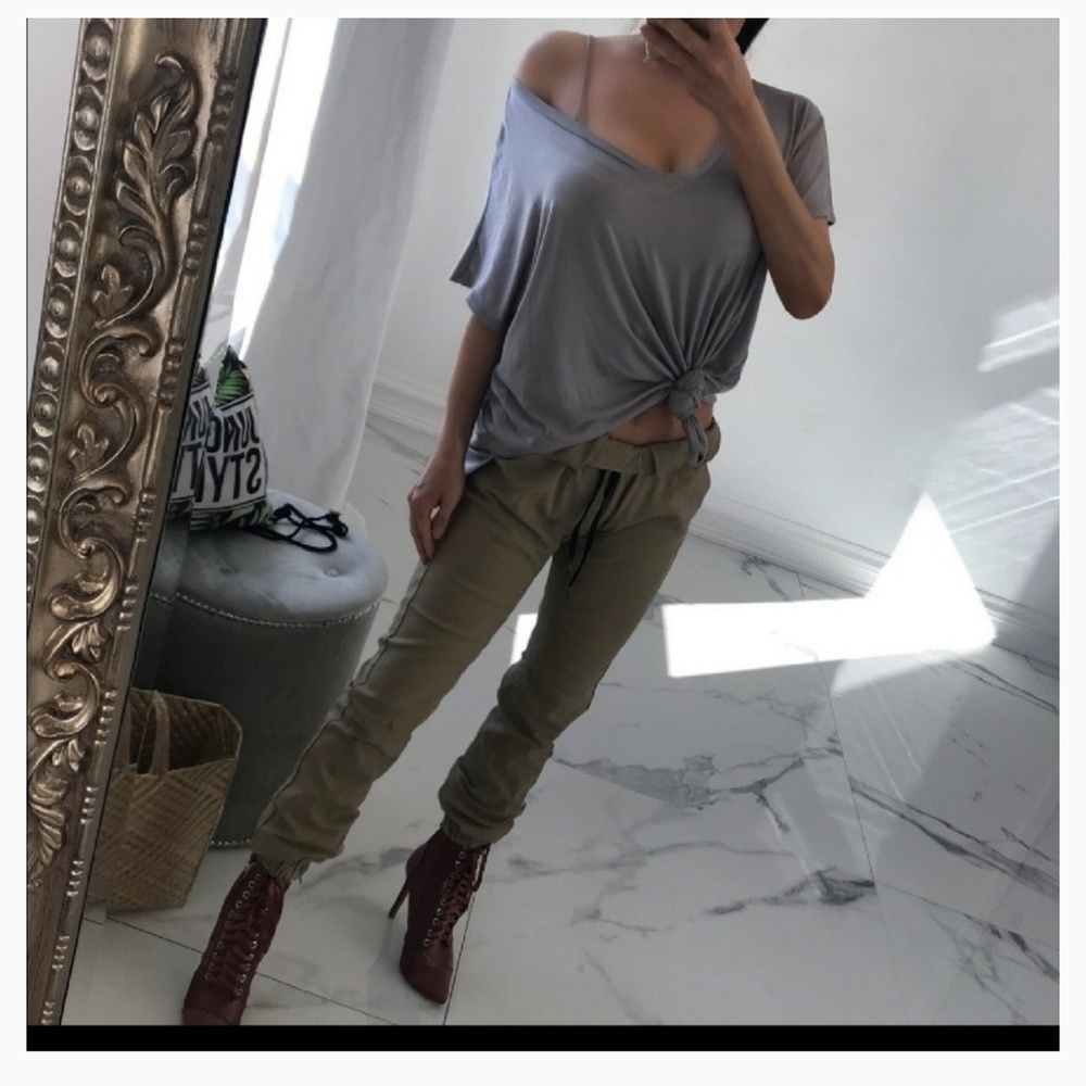 CAYMAN platinum grey Slinky V Neck